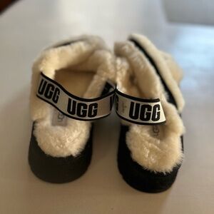 UGG Black Slippers with Cream Shearling and Logo Strap